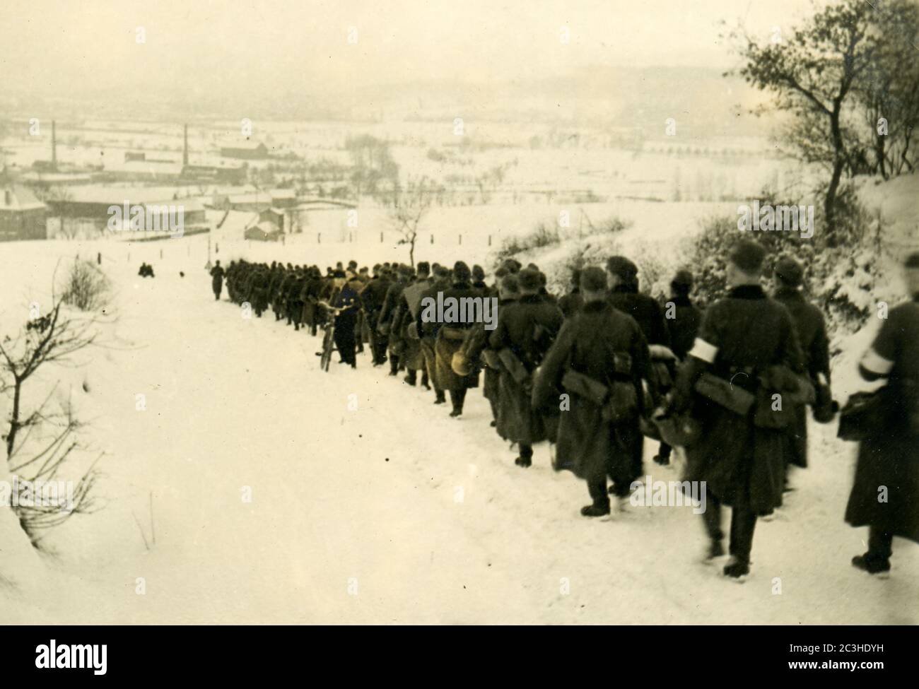 Zweiter Weltkrieg / 2. Weltkrieg, Russland 1942 / 1943, deutsche Soldaten Säule im Schnee. Betrieb Barbarossa Stockfoto