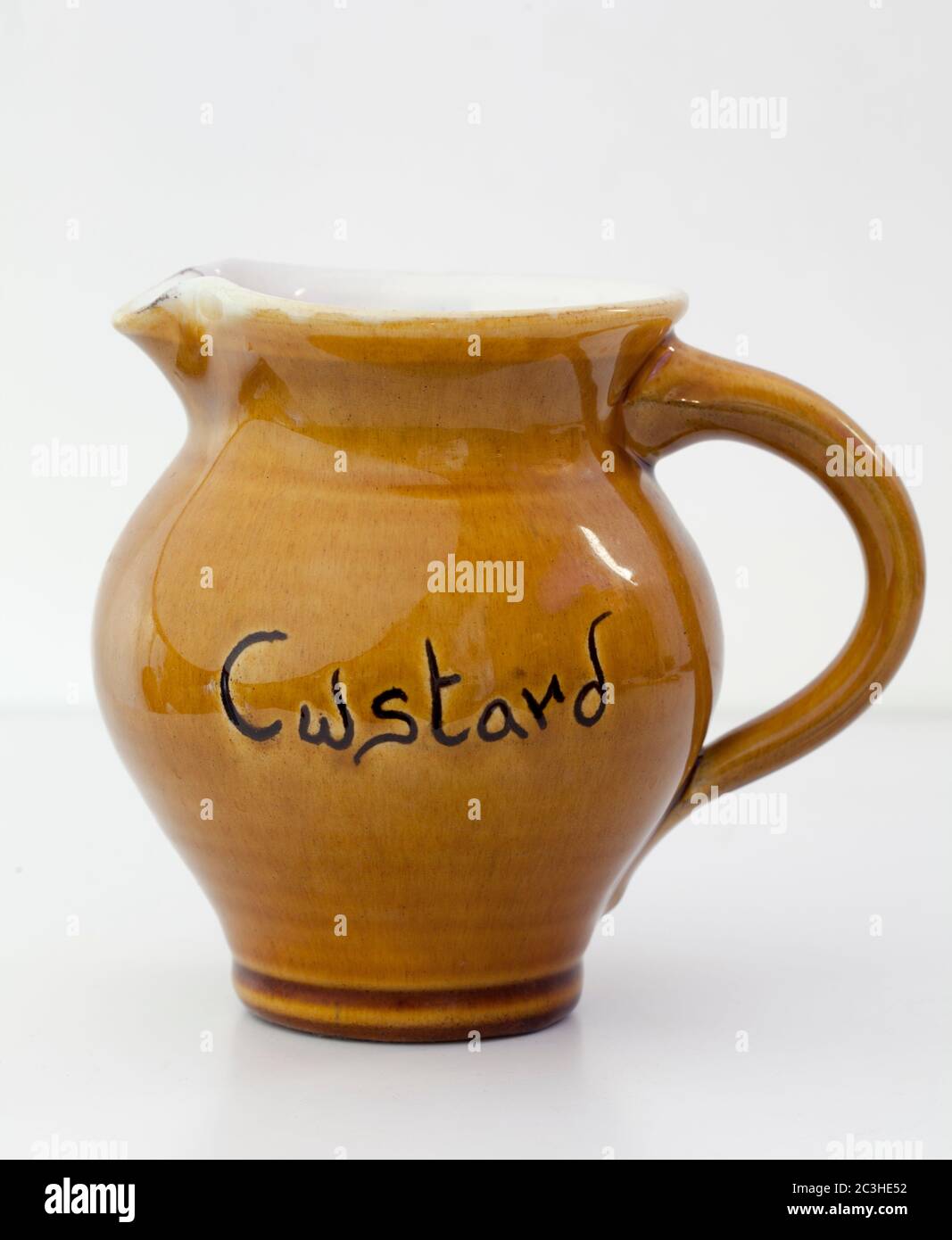 Old Vintage Custard oder Cwstard Krug aus Ewenny Pottery in South Wales Stockfoto