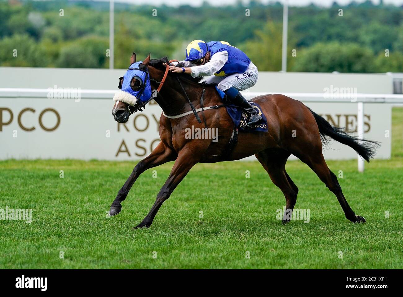 Hey Jonesy von Kevin Stott geritten gewinnt die Wokingham Stakes während des fünften Tages von Royal Ascot auf der Ascot Racecourse. Stockfoto