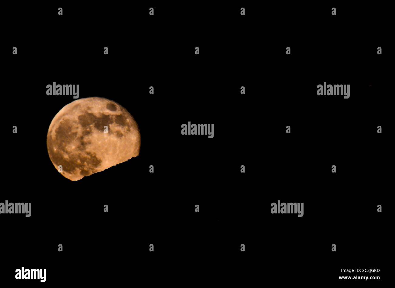 Mond Nahaufnahme zeigt die Details der Mondoberfläche. Stockfoto