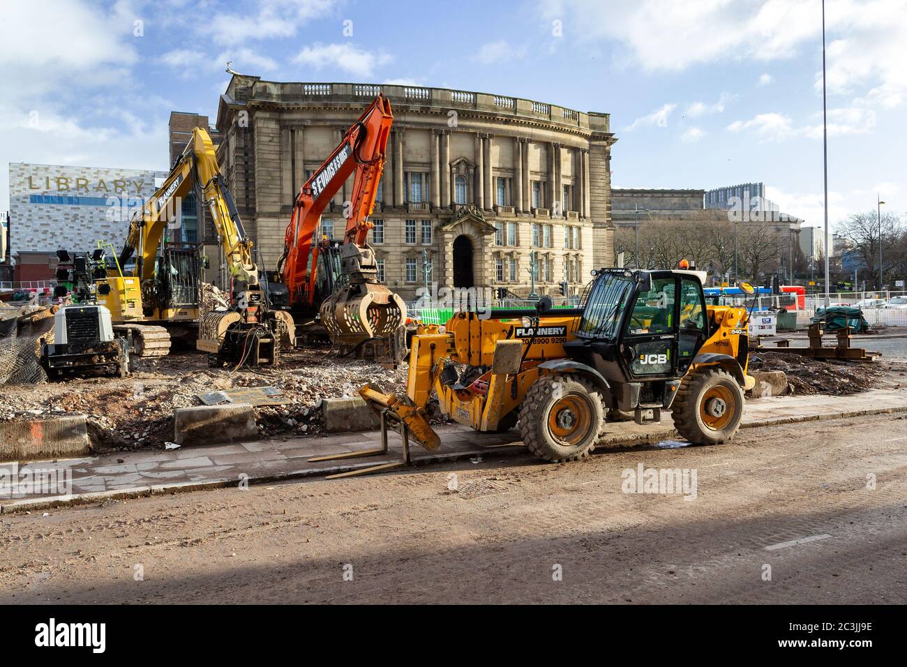 Baustelle nach dem Abriss der Überführung auf dem Churchill Way, überblickt vom Gebäude des National Museums Liverpool. Stockfoto