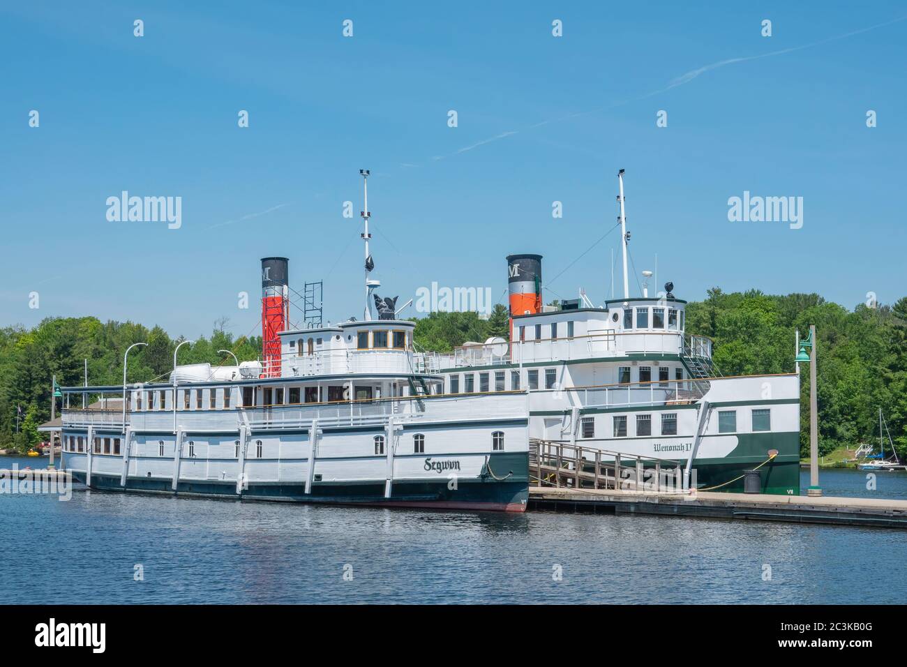 Vintage STEM Tour Schiffe sitzen im Leerlauf an der Gravenhurst Muskoka Wharf. Diese beliebte Touristenattraktion wurde wegen der Covid für den Sommer 2020 abgesagt Stockfoto