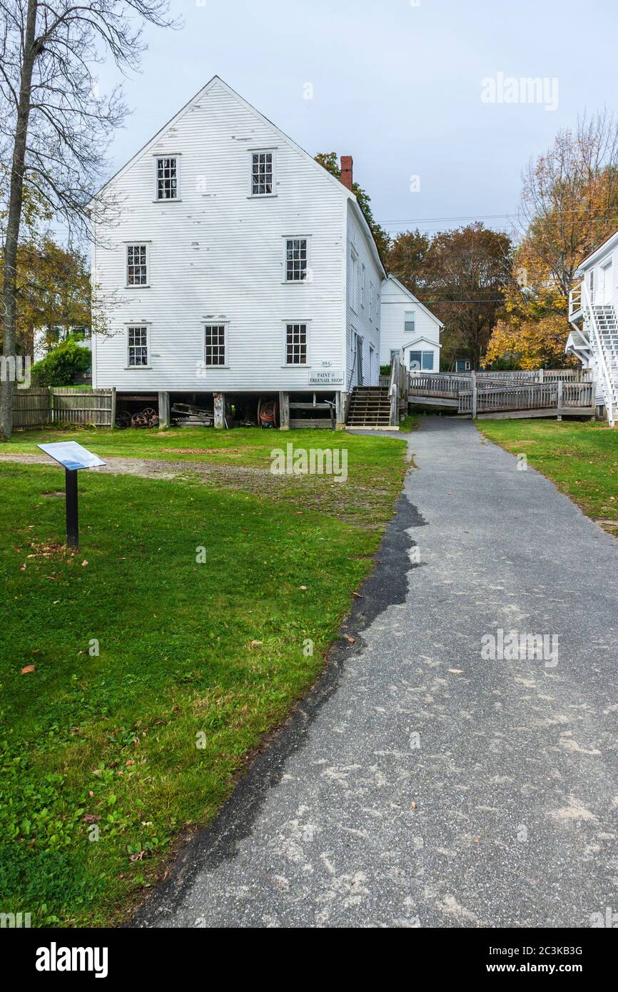 Das Maine Maritime Museum in Bath, Maine, hat sowohl ein unglaubliches Schiffbaumuseum als auch eine Bootstour für Leuchtturmliebhaber auf dem Kennebec River. Stockfoto