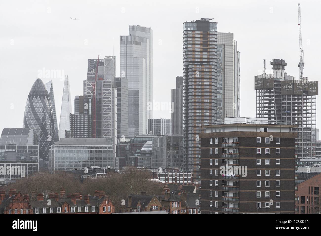Luftaufnahme der City of London unter der Bewölkung Himmel Stockfoto