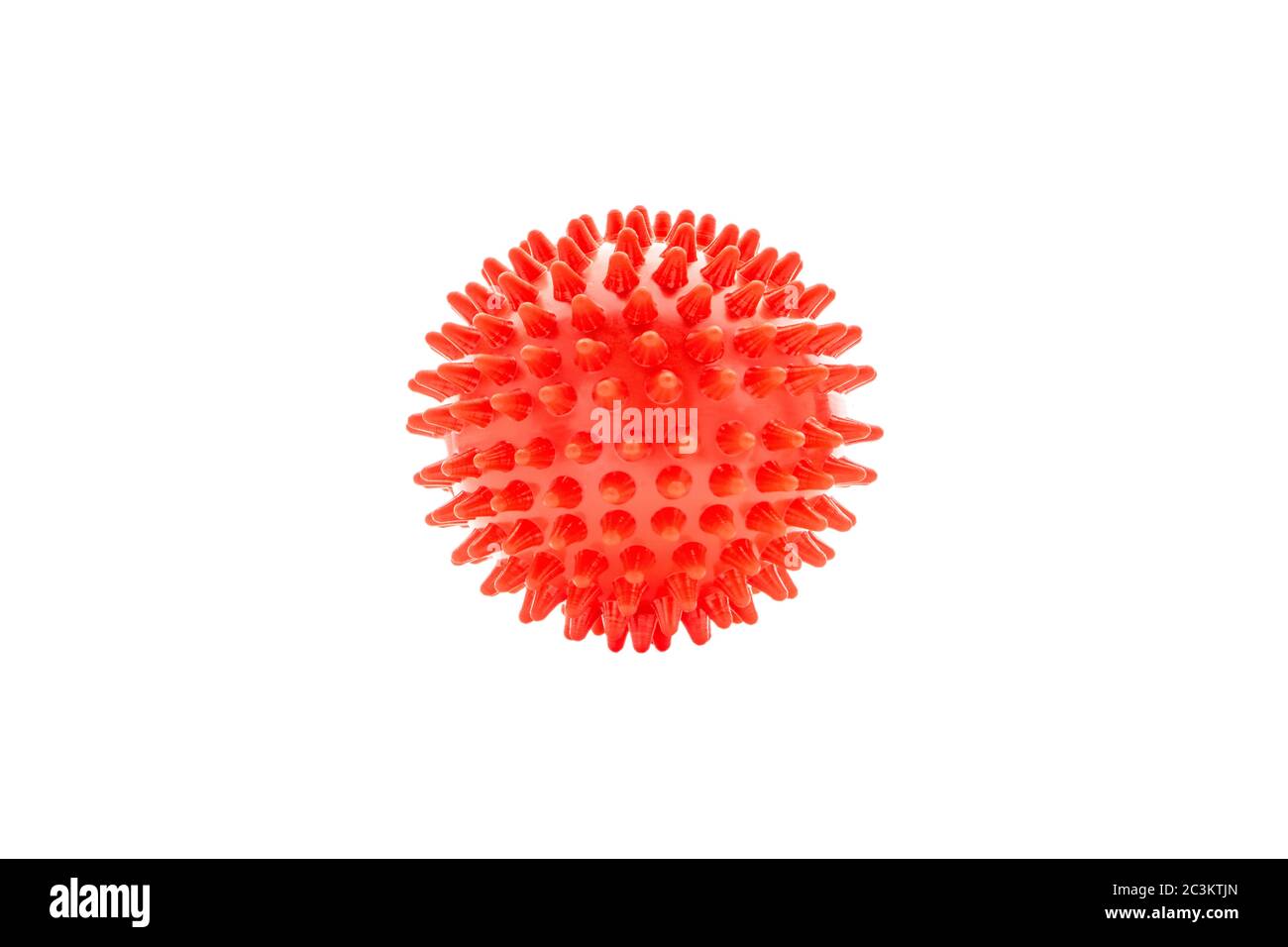 Massageball oder Gummispike Ball isoliert auf weißem Hintergrund. Gesundheitswesen, Selbstmassage und Reflexzonenmassage Konzept Stockfoto