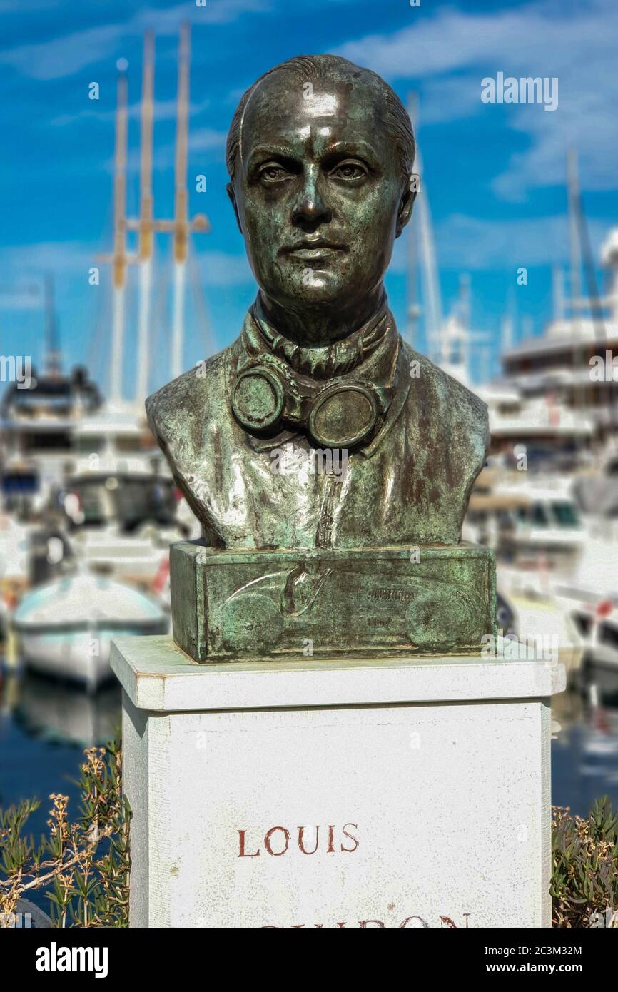 Monte Carlo, Monaco - 13. Juni 2019 : Statue von Louis Chiron im Hafen von Monaco. Louis Chiron war ein berühmter Grand Prix Fahrer. Stockfoto