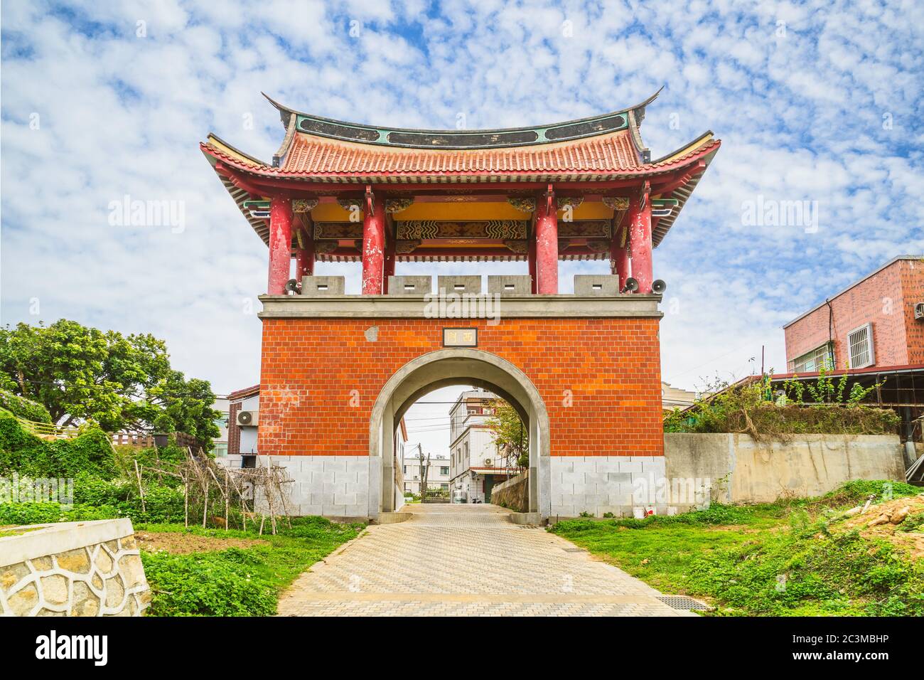Westtor der alten stadt kinmen in taiwan. Die Übersetzung des chinesischen Textes ist 'Westtor' Stockfoto