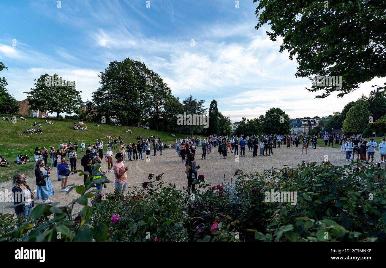 Tunbridge Wells, Großbritannien. Juni 2020. Allgemeine Ansicht der Black Lives Matter Multi-Faith Vigil in Calverley Park, Tunbridge Wells, Kent, England. Foto von Liam McAvoy. Kredit: Prime Media Images/Alamy Live Nachrichten Stockfoto