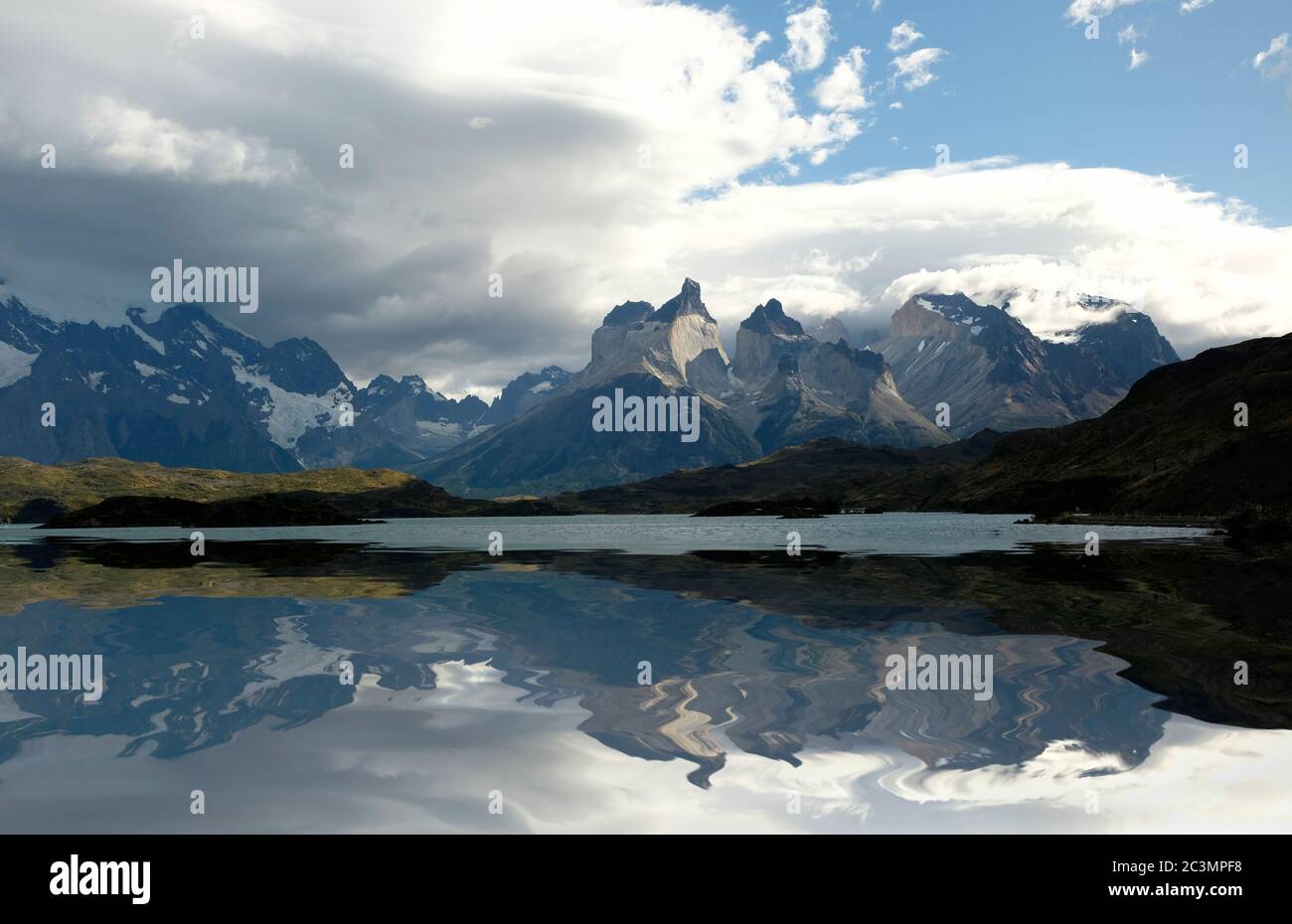 Blick auf die Berge im Nationalpark Torres del Paine, Chile Stockfoto