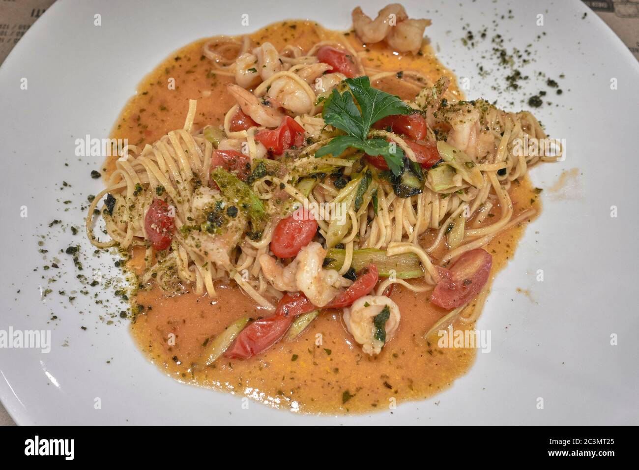 Linguine und Garnelen Pasta Gericht Stockfoto