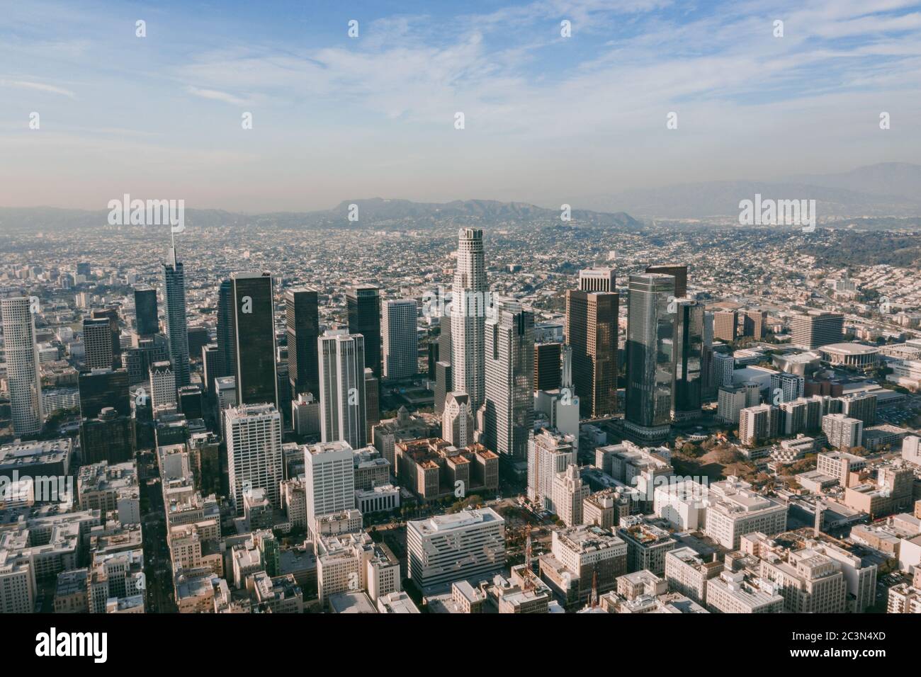 Ist Los Angeles Eine Stadt Aerial above downtown los angeles -Fotos und -Bildmaterial in hoher