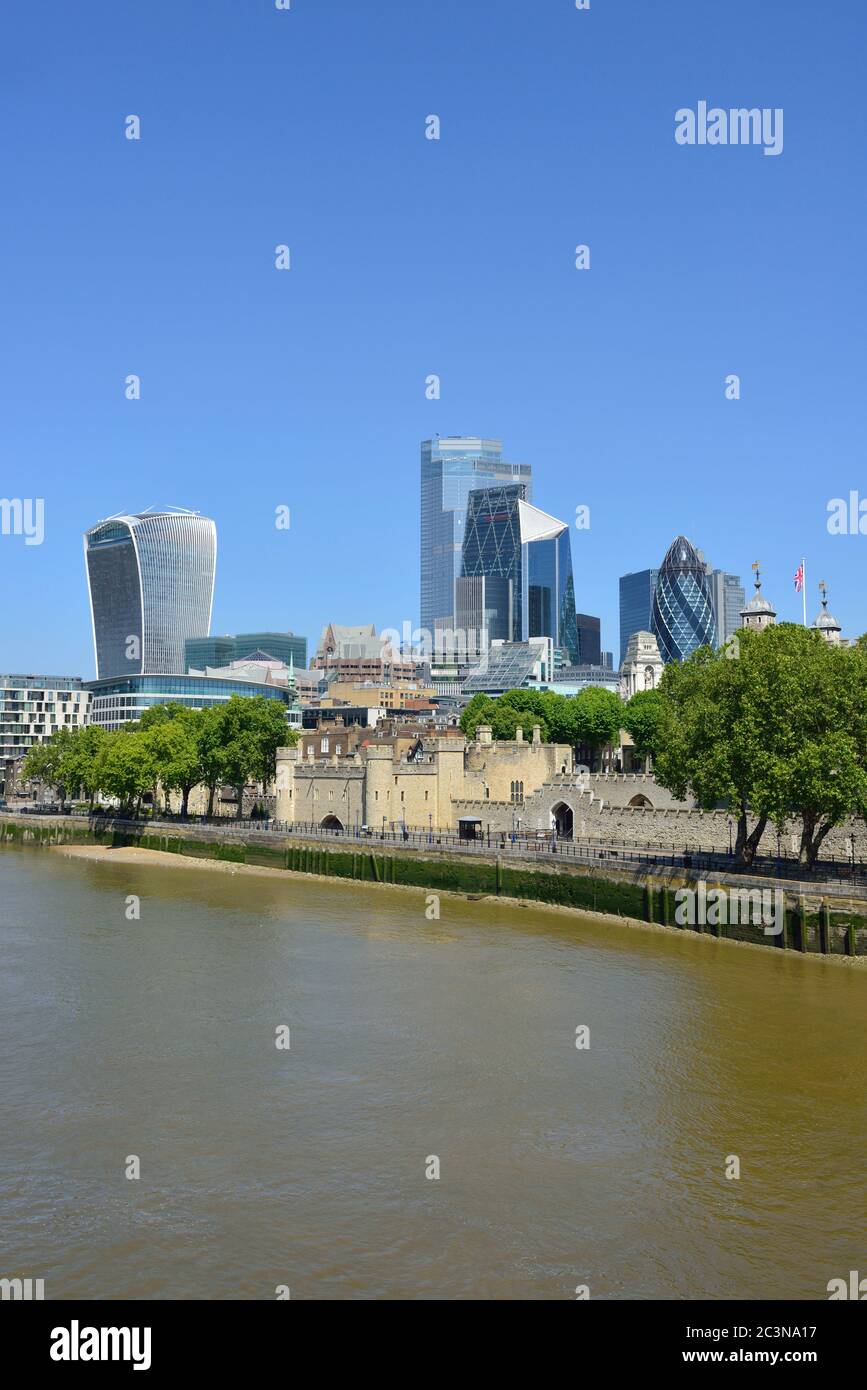 Skyline von London, Themse, Tower Hill, London, Großbritannien Stockfoto