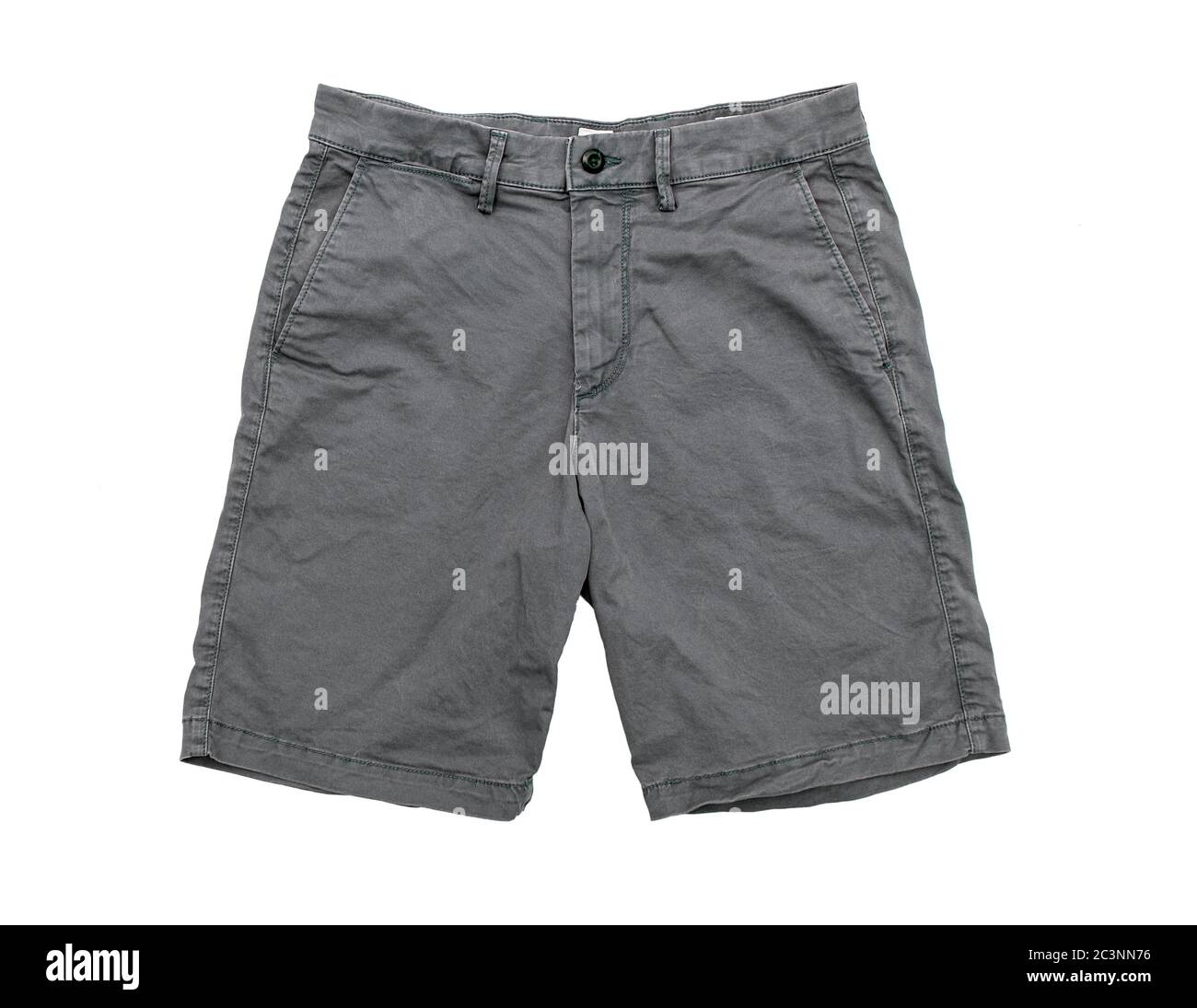 Graue Shorts isoliert auf weißem Hintergrund, Draufsicht Stockfoto