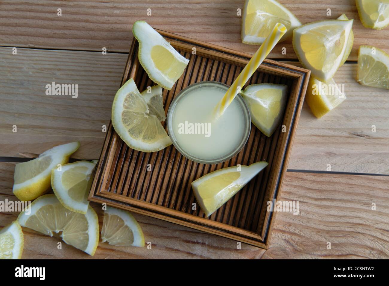 Erfrischendes Getränk auf Basis von Zitronen, Zucker und serviert sehr kalt Stockfoto