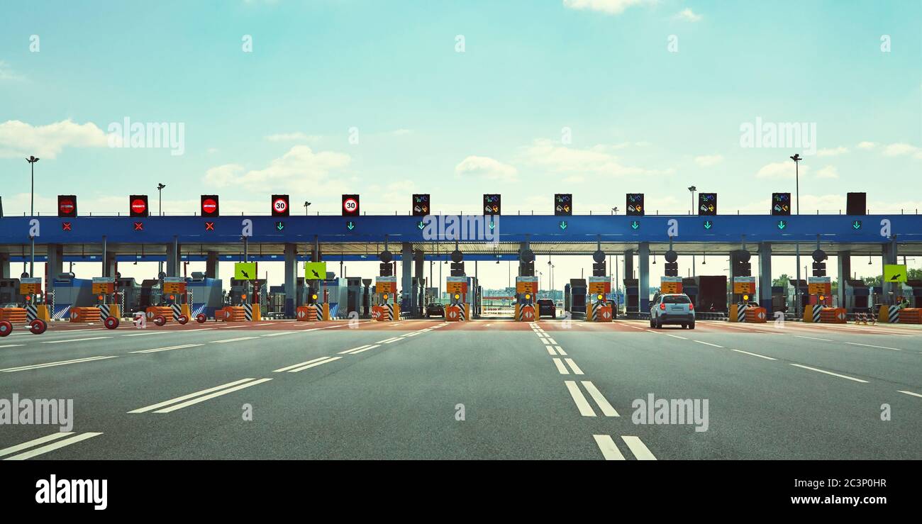 Automatische Zahlstelle auf einer mautpflichtigen Straße. turnpike. Stockfoto