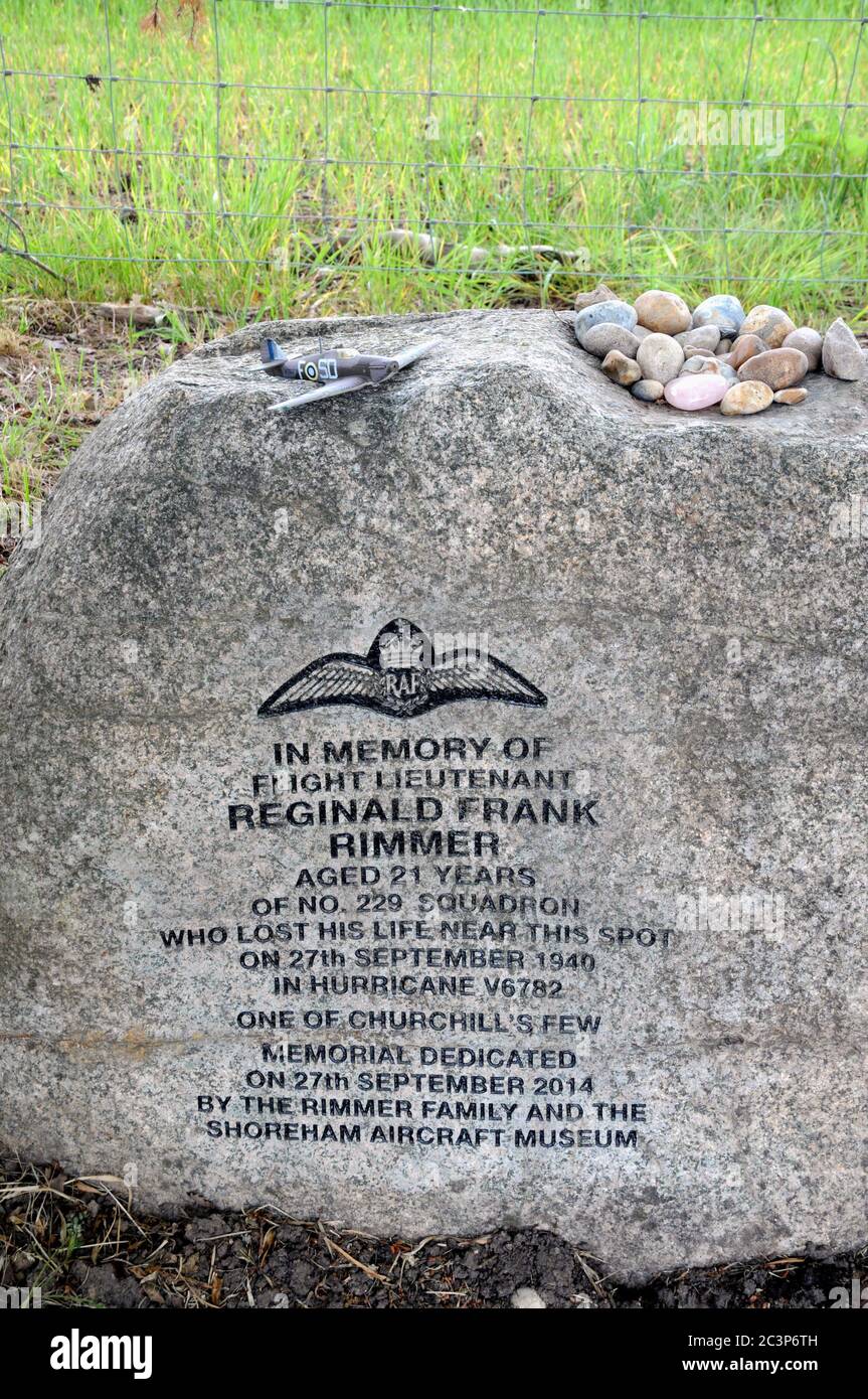 Ein Gedenkstein markiert den Ort in der Nähe von Ft. LT. Reginald Frank Rimmer wurde im aktiven Dienst am 27. September 1940 getötet. Stockfoto