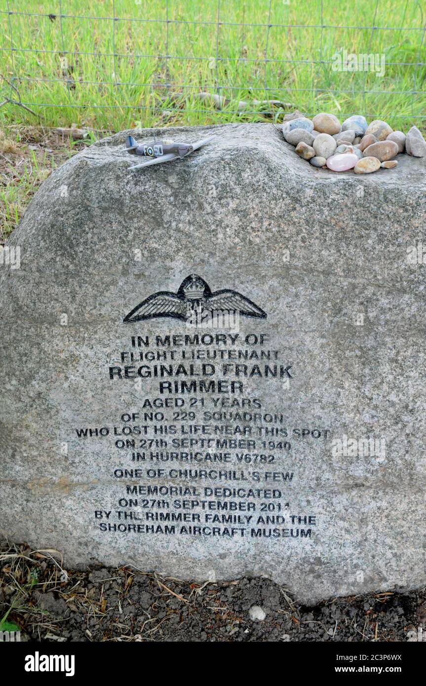 Ein Gedenkstein markiert den Ort in der Nähe von Ft. LT. Reginald Frank Rimmer wurde im aktiven Dienst am 27. September 1940 getötet. Stockfoto