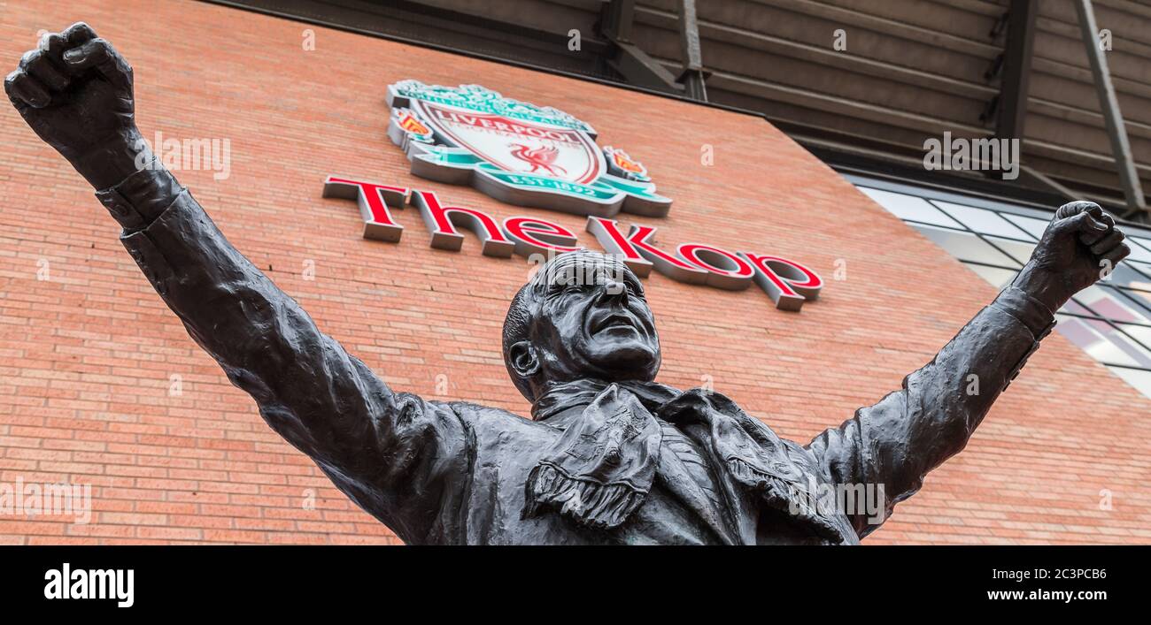 Bill Shankly Statue im Anfield Stadion in Liverpool (England) gesehen im Juni 2020. Stockfoto
