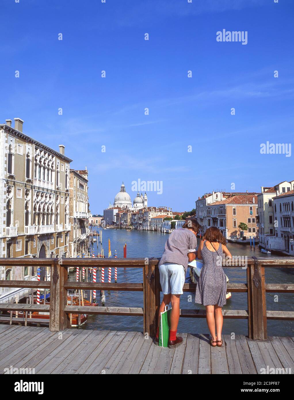 Canal Grande von Ponte dell'Accademia, Venedig (Venedig), Region Venetien, Italien Stockfoto