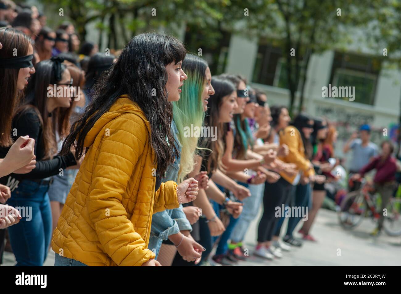 Feministische Demonstranten, Teil der Me Too Revolution, protestieren in der Nationalen Universität von Kolumbien gegen Frauengewalt und Präsident I Stockfoto