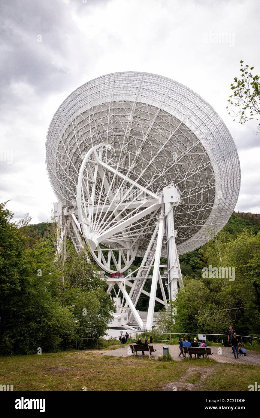Radioteleskop Effelsberg bei Bad Münstereifel, Region Eifel, Nordrhein-Westfalen, Deutschland. das Radioteleskop Effelsberg nahe Bad Münstereifel Stockfoto