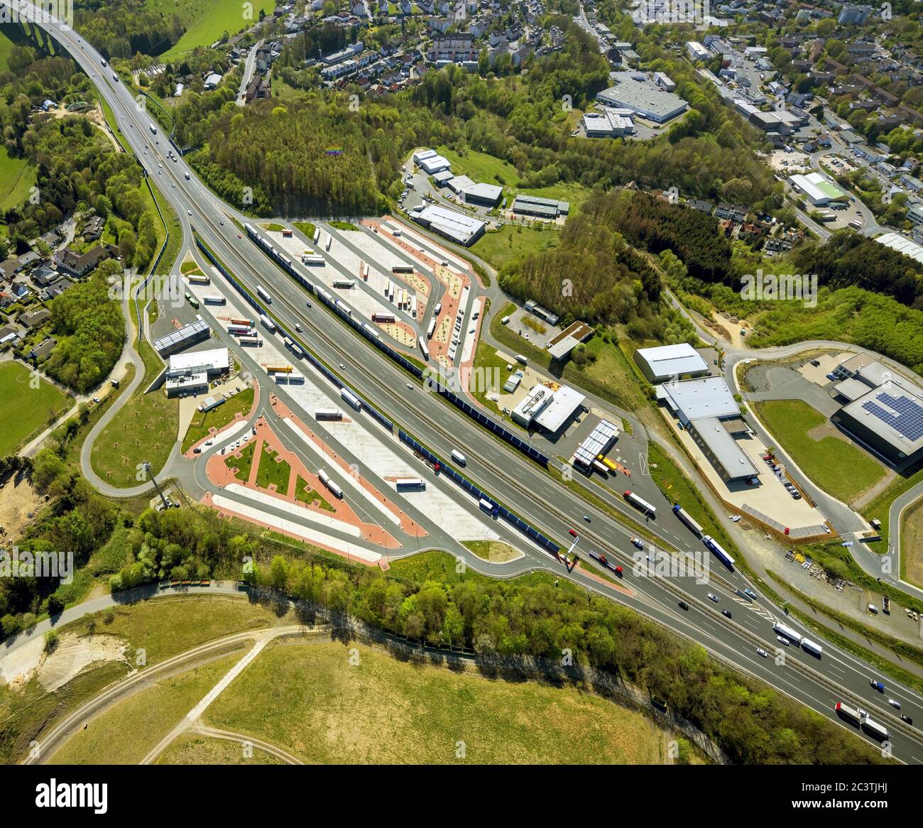 Erweiterungen der Autobahnstationen Sauerland West und Sauerland Ost an der Autobahn A45, 24.04.2019, Luftaufnahme, Deutschland, Nordrhein-Westfalen, Sauerland, Lüdenscheid Stockfoto