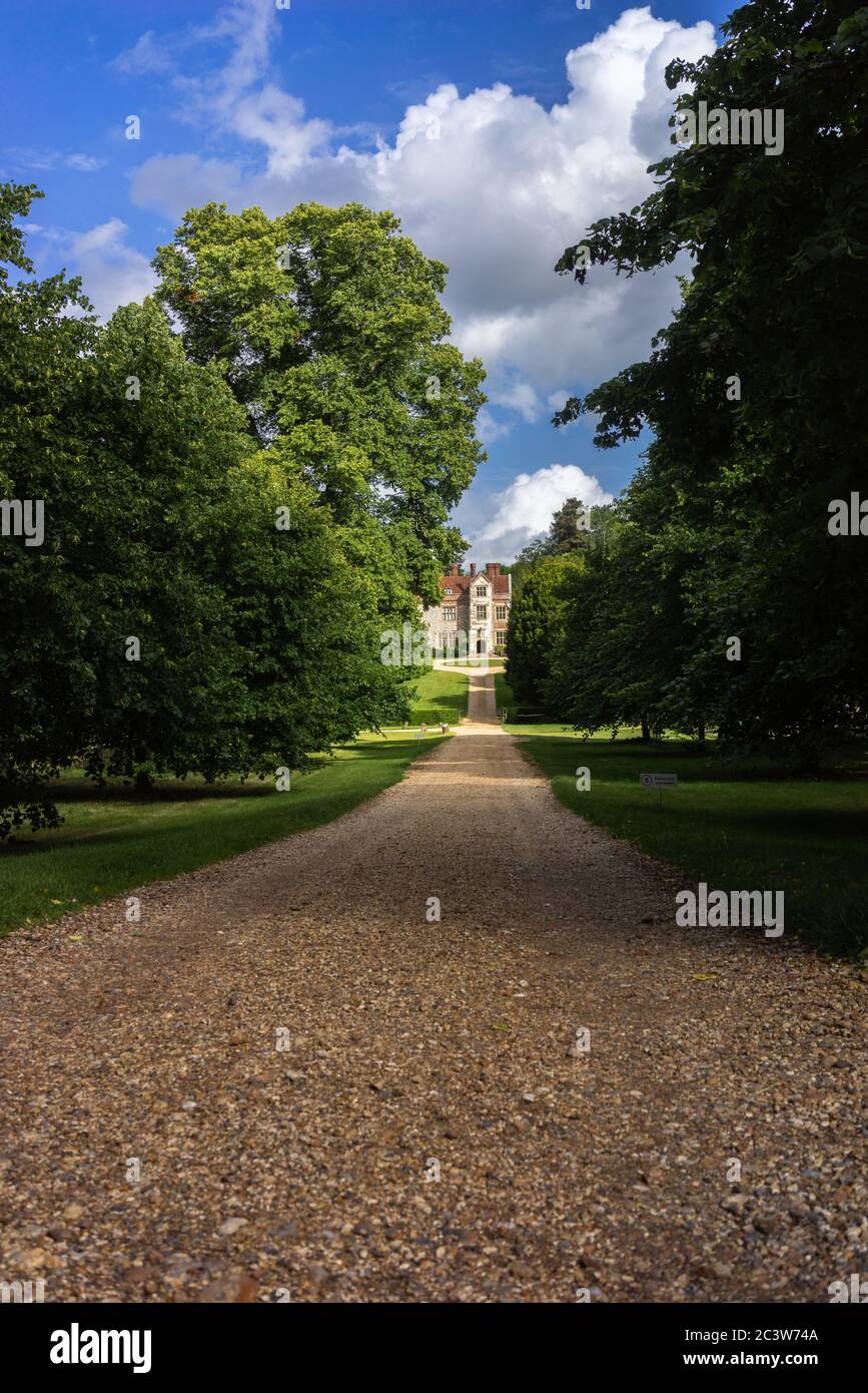 Einfahrt zum Chawton House ein denkmalgeschütztes elisabethanischen Herrenhaus der Klasse II in der Nähe von Alton in Hampshire, England, Großbritannien Stockfoto