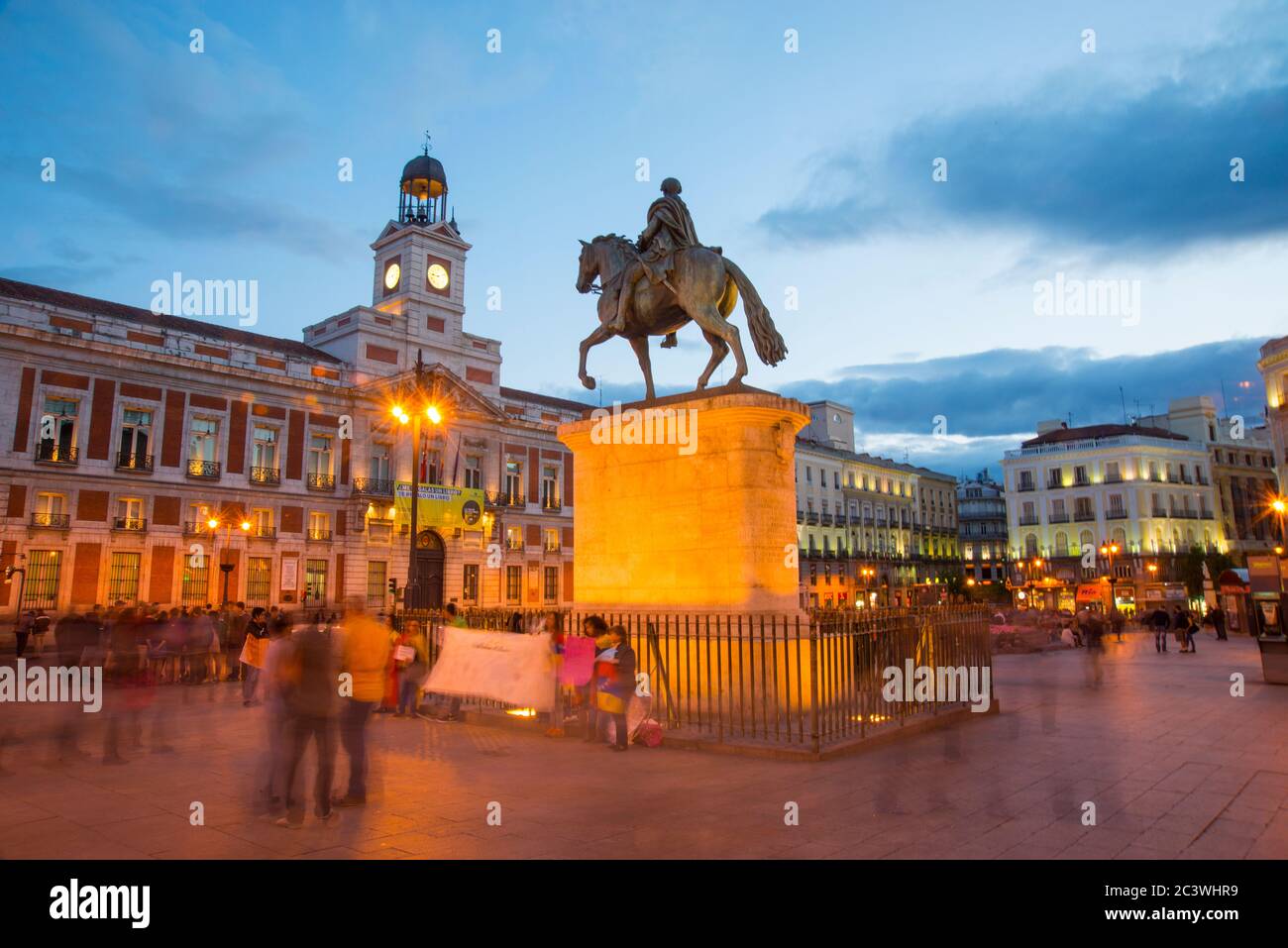 Puerta del Sol, Nachtansicht. Madrid, Spanien. Stockfoto