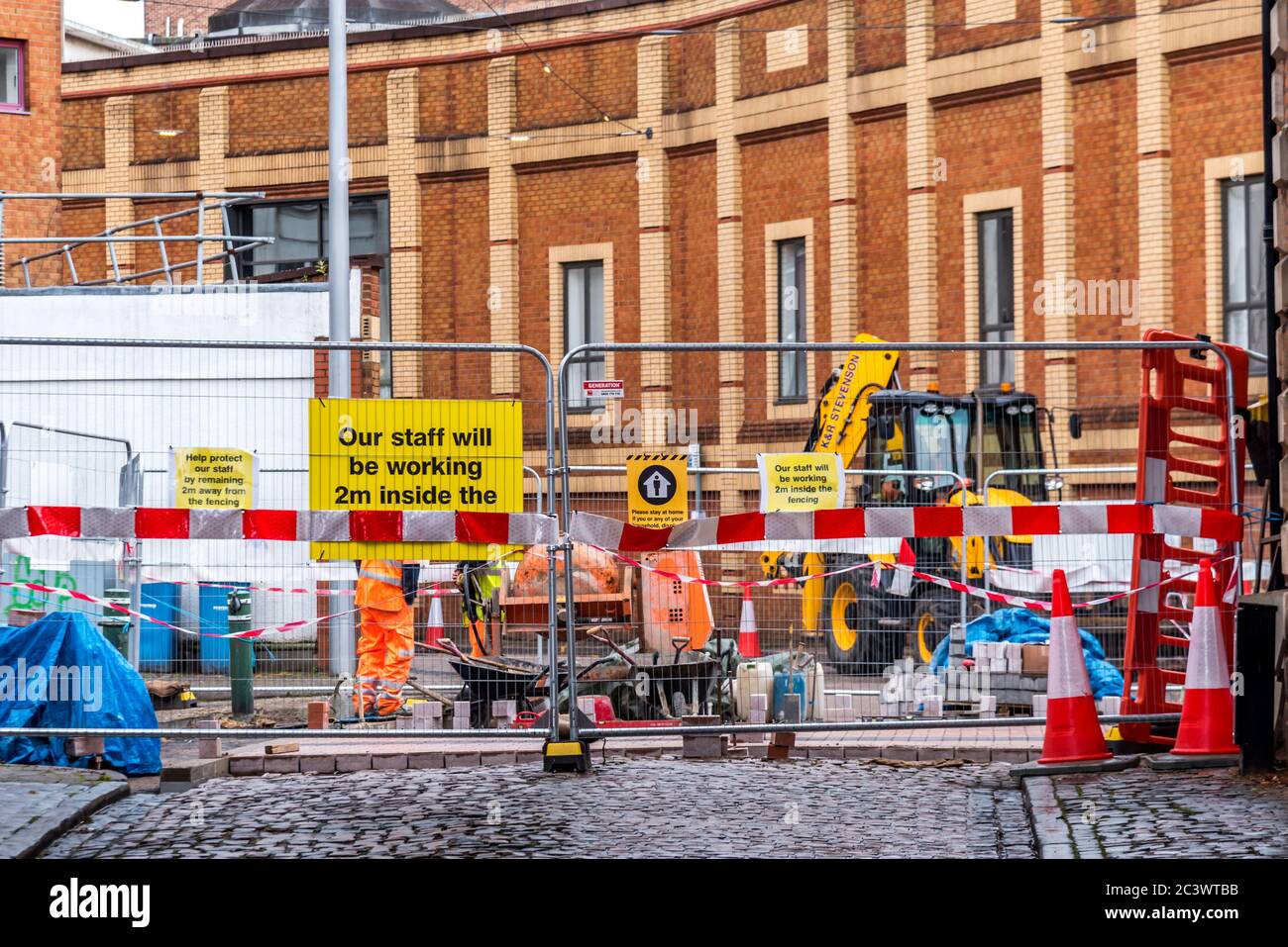 Coventry /Vereinigtes Königreich- 19. Juni 2020: Bauarbeiten im Stadtzentrum von Coventry in Großbritannien während der Covid19-Pandemie Stockfoto