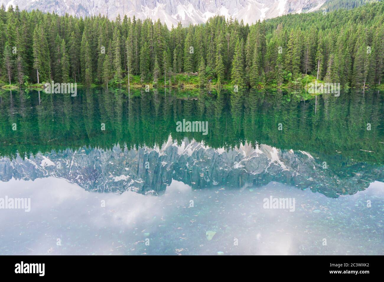 Naturlandschaft in Alpen, Karersee, Italien, Europa Stockfoto