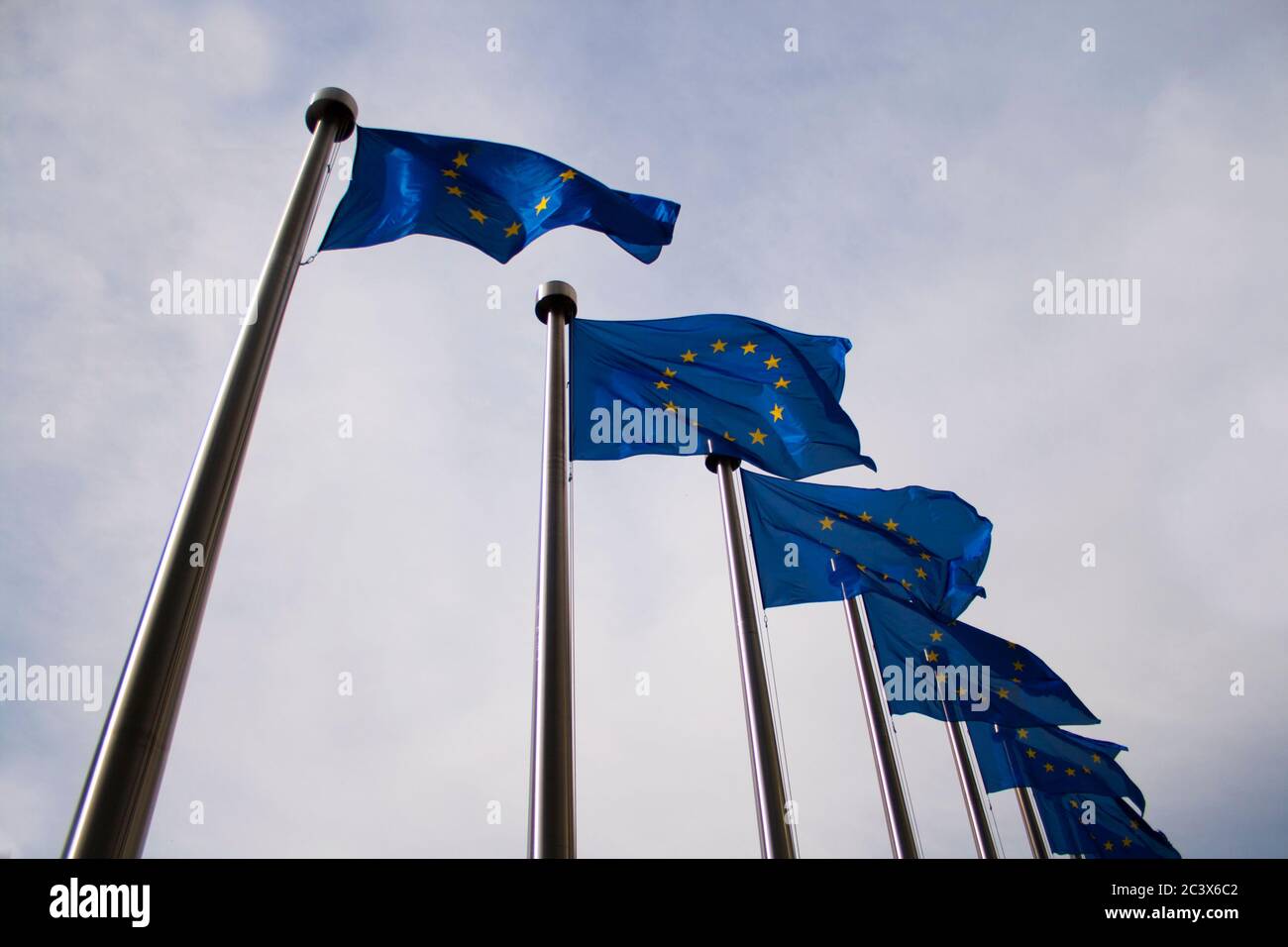 Europäische Flaggen winken in Brussles Stockfoto