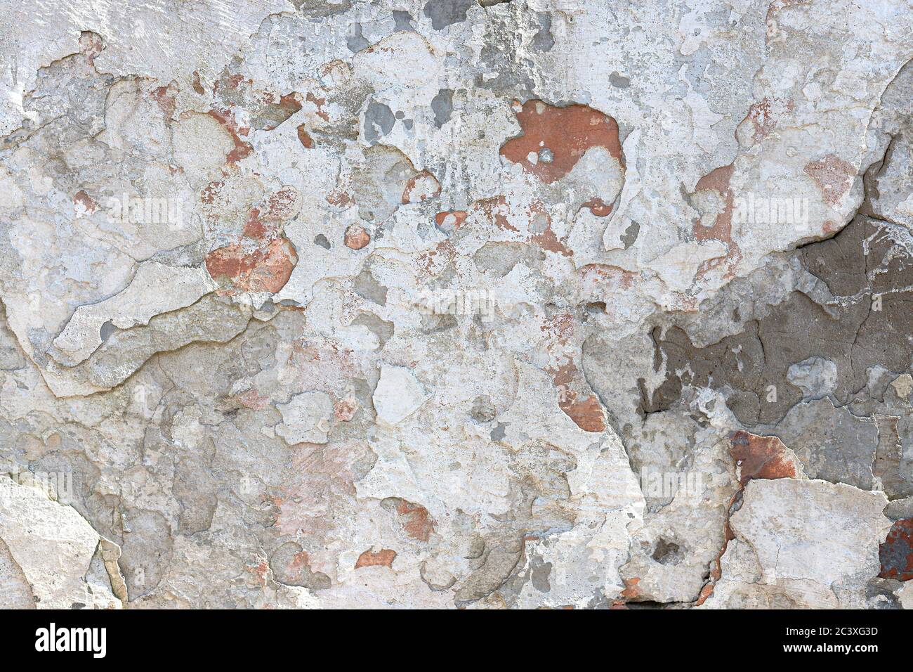 Textur von schäbigen alten Wandoberfläche mit abblätterndem Putz, grunge Hintergrund. Gebäudefassade mit beschädigtem Putz. Abstraktes Banner, Hintergrund, Wallpap Stockfoto