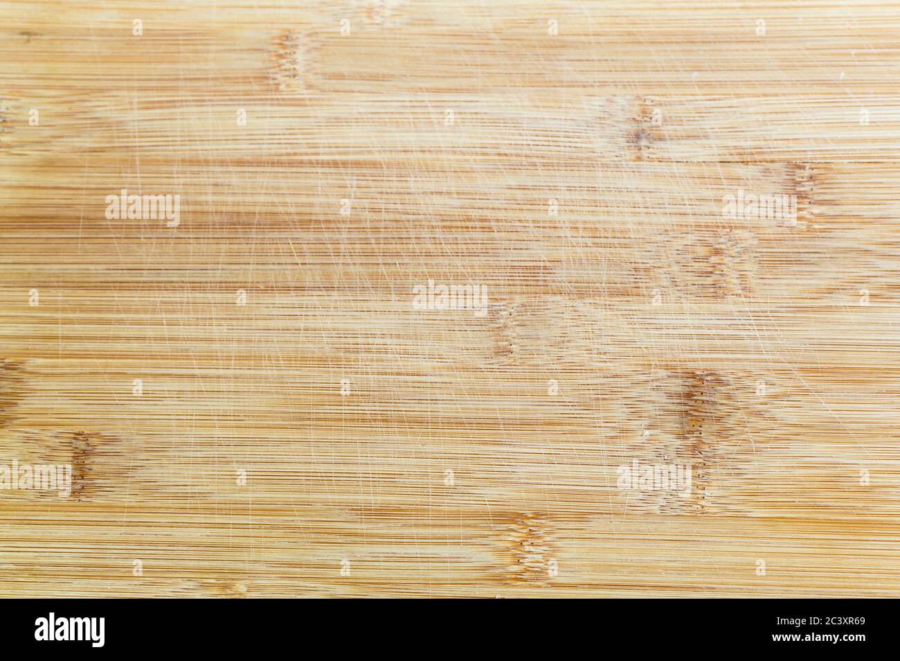 Draufsicht auf ein zerkratztes Holzmuster Stockfoto