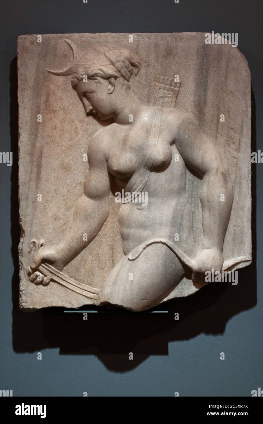 Fragment eines Flachreliefs mit einer Göttin im Palazzo Te, Mantua (Italien) Stockfoto