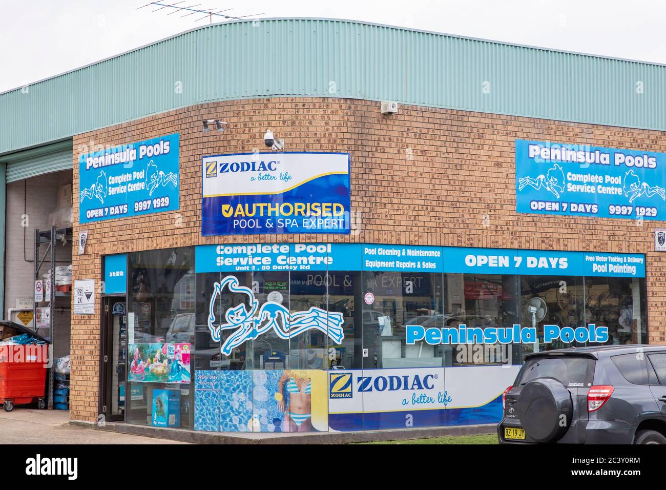 Schwimmbad liefert Geschäft und Service-Center in Sydney, NSW, Australien Stockfoto