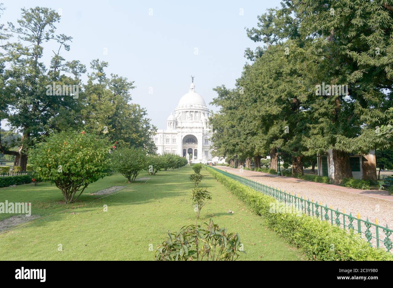 Feinste Architektur Victoria Memorial im Herzen der Metro City, eine Reminiszenz an einstigen kolonialen Pracht, Museum und Touristenziel. Eingang Stockfoto