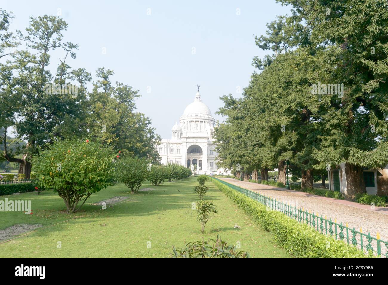 Feinste Architektur Victoria Memorial im Herzen der Metro City, eine Reminiszenz an einstigen kolonialen Pracht, Museum und Touristenziel. Eingang Stockfoto