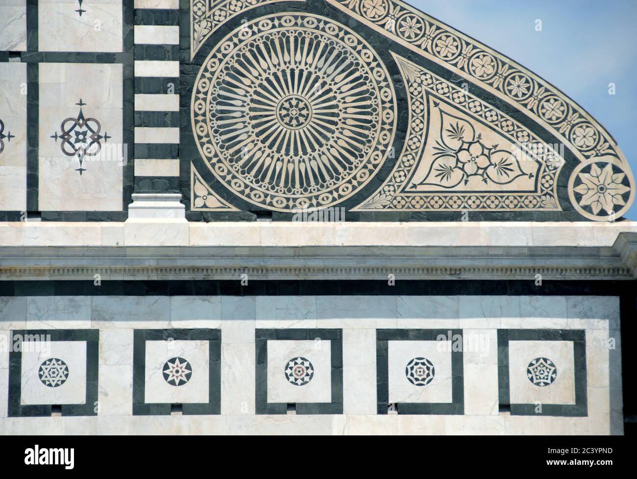 Italien, Toskana / Florenz – 3. Juli 2009: Die Basilika Santa Maria Novella ist eine der wichtigsten Kirchen von Leon Battista Alber in Florenz Stockfoto