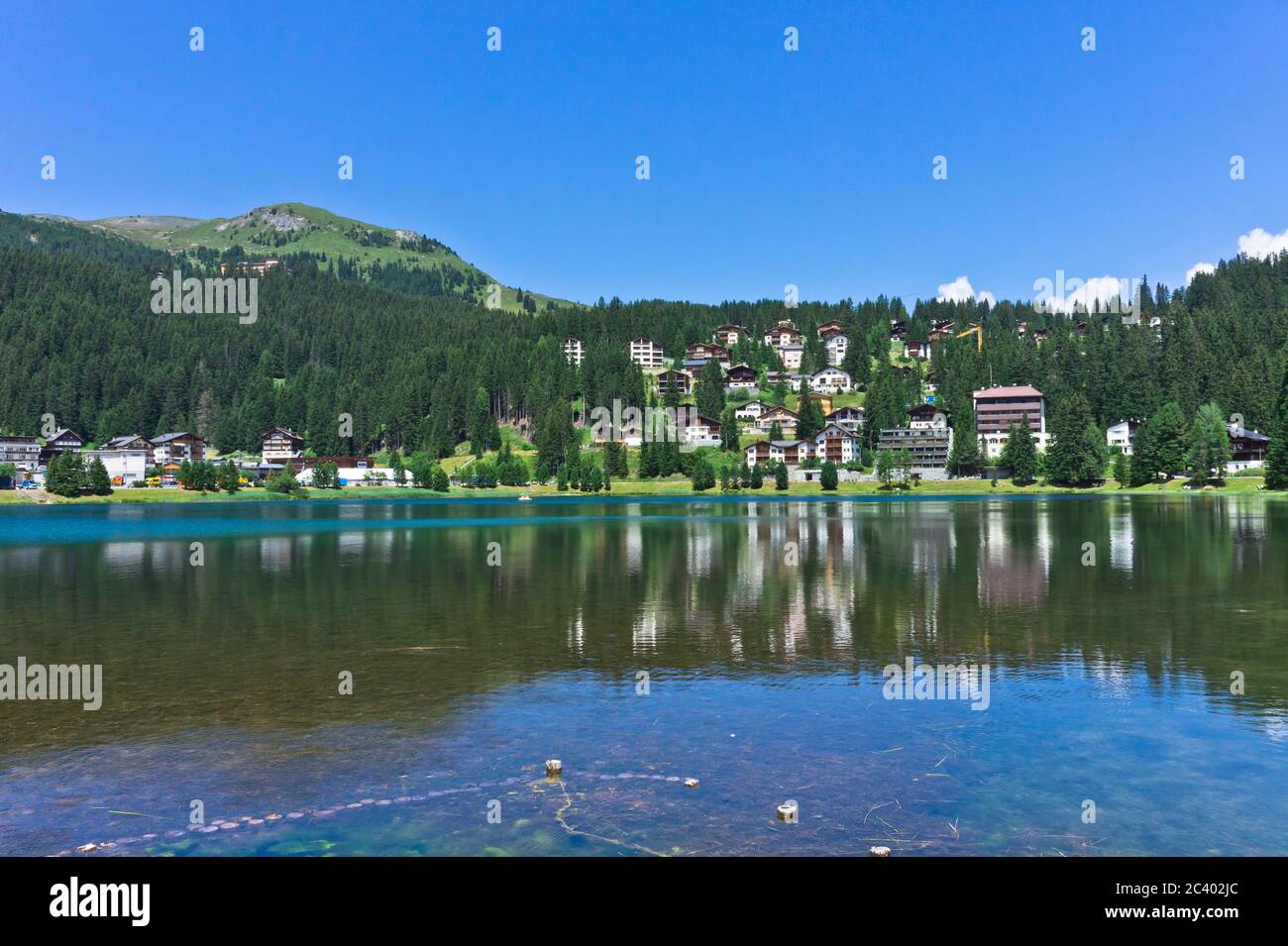 Blick auf die Altstadt vom See, Arosa, Schweiz, Europa Stockfoto