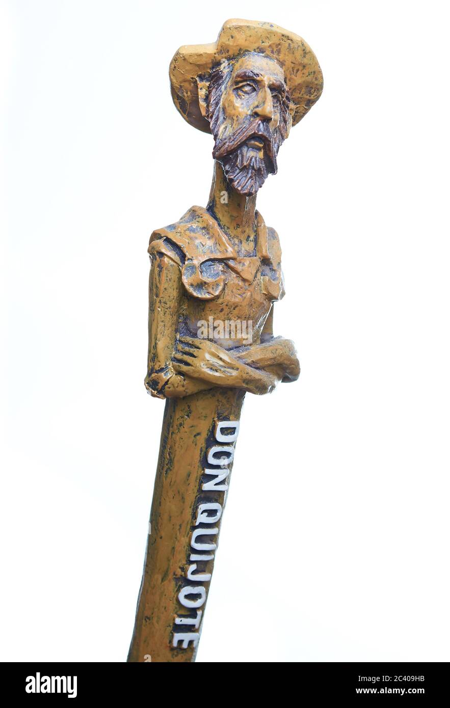 Don Quixote Holzeskulptur isoliert auf weißem Hintergrund. Spanische Literatur. Stockfoto