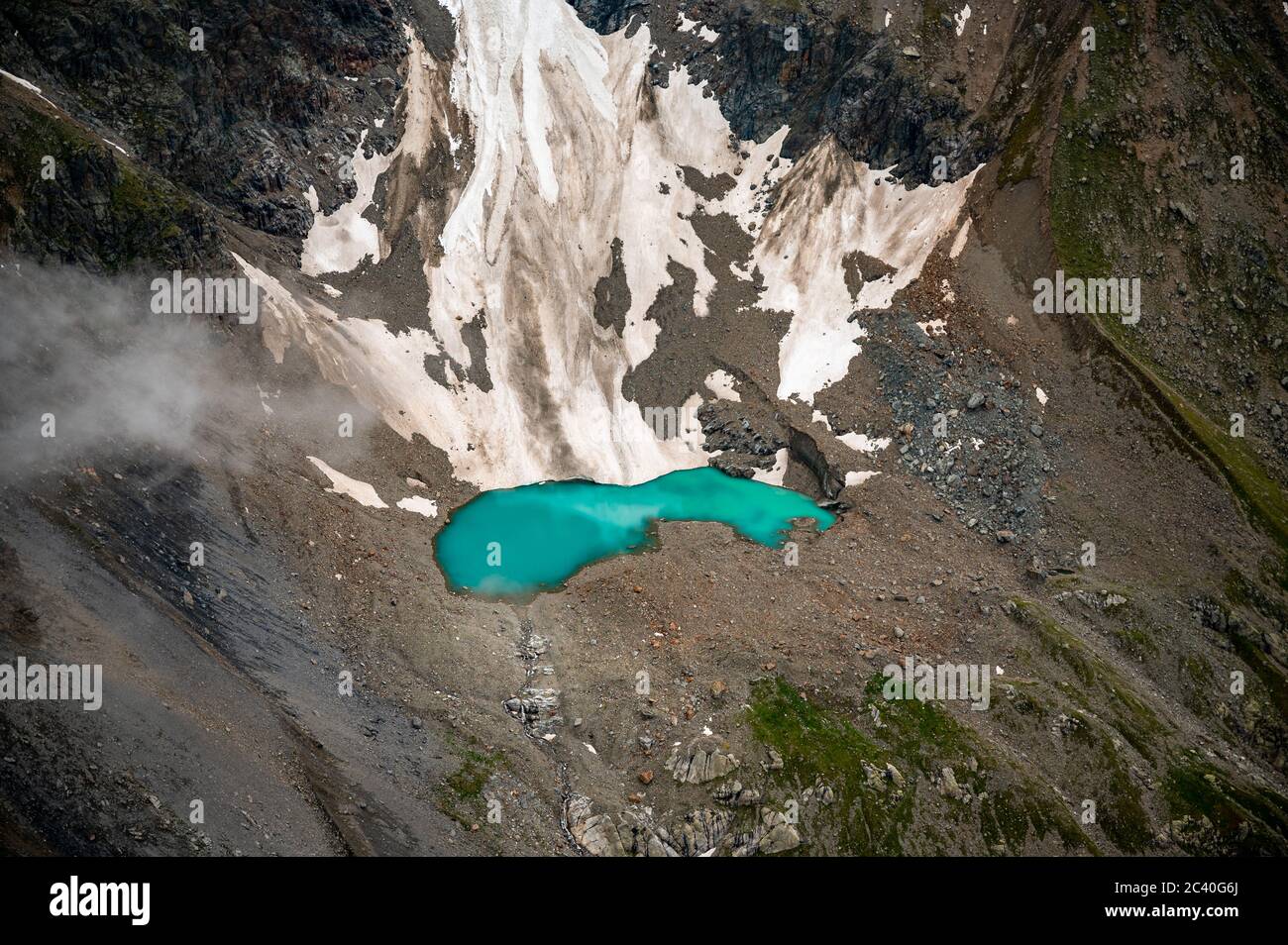 Türkisfarbener Gletschersee in den Berner Alpen Stockfoto