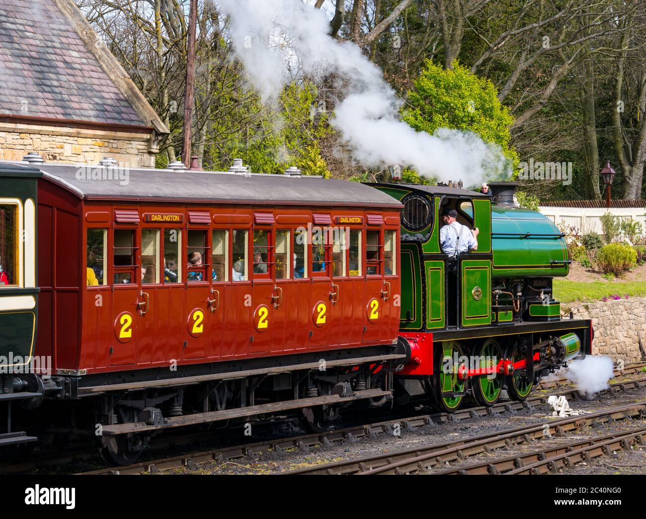 Altmodischer Bachzug am Bahnhof, Beamish Museum, Durham County, England, Großbritannien Stockfoto