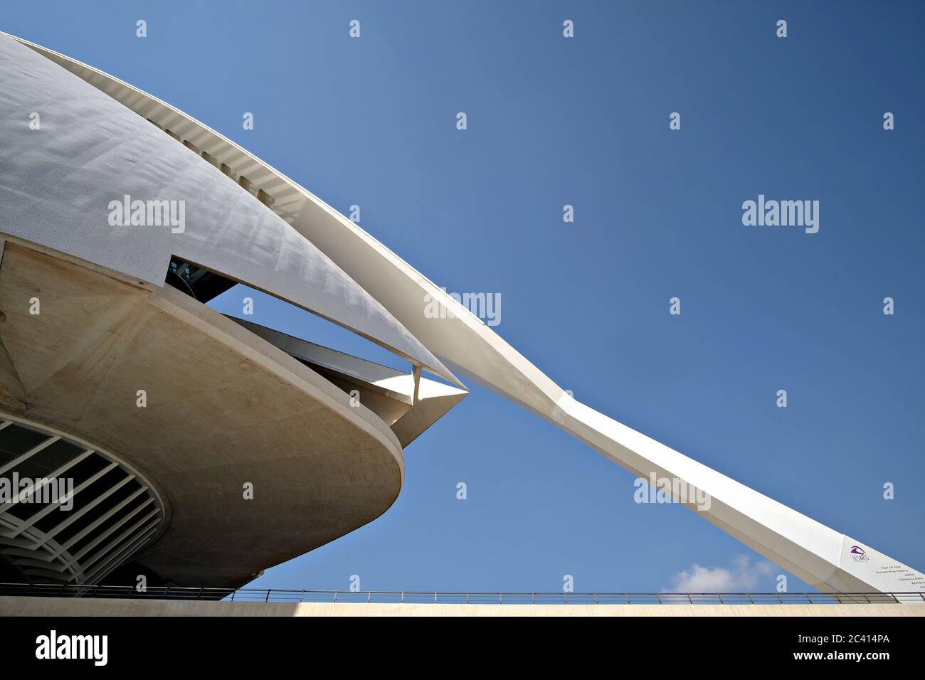 Nahansicht eines Details des Palau De les Arts Reina Sofia in Valencia Stockfoto