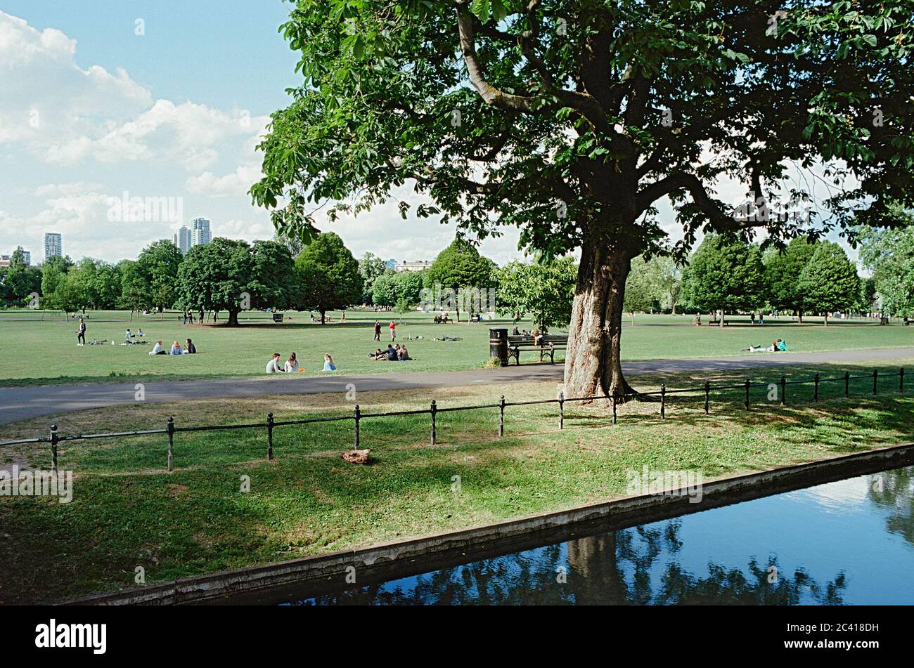 Clisssold Park, Stoke Newington, North London, im Juni 2020 Stockfoto