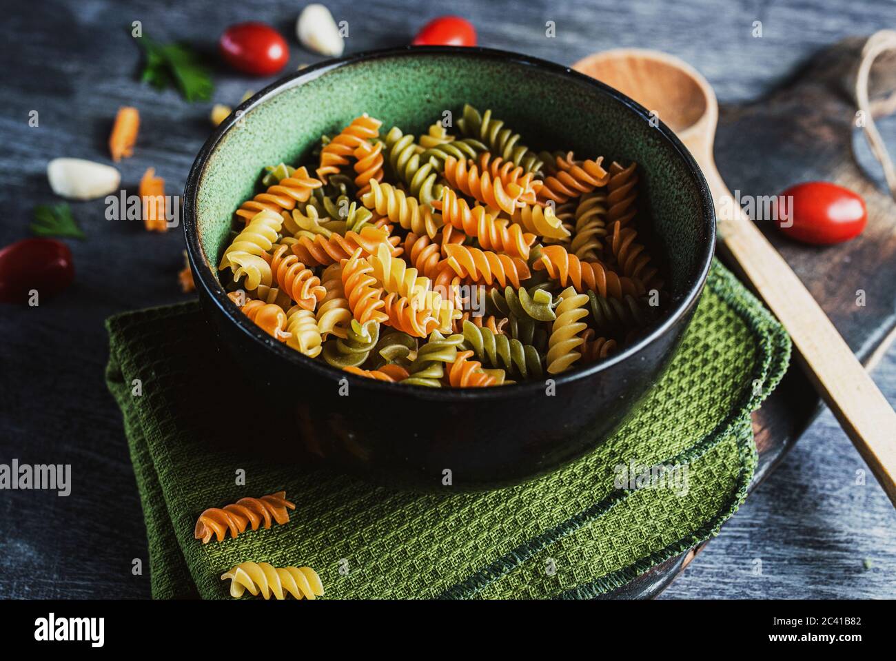 Hausgemachte Pasta und Tomaten Essen Fotografie Stockfoto