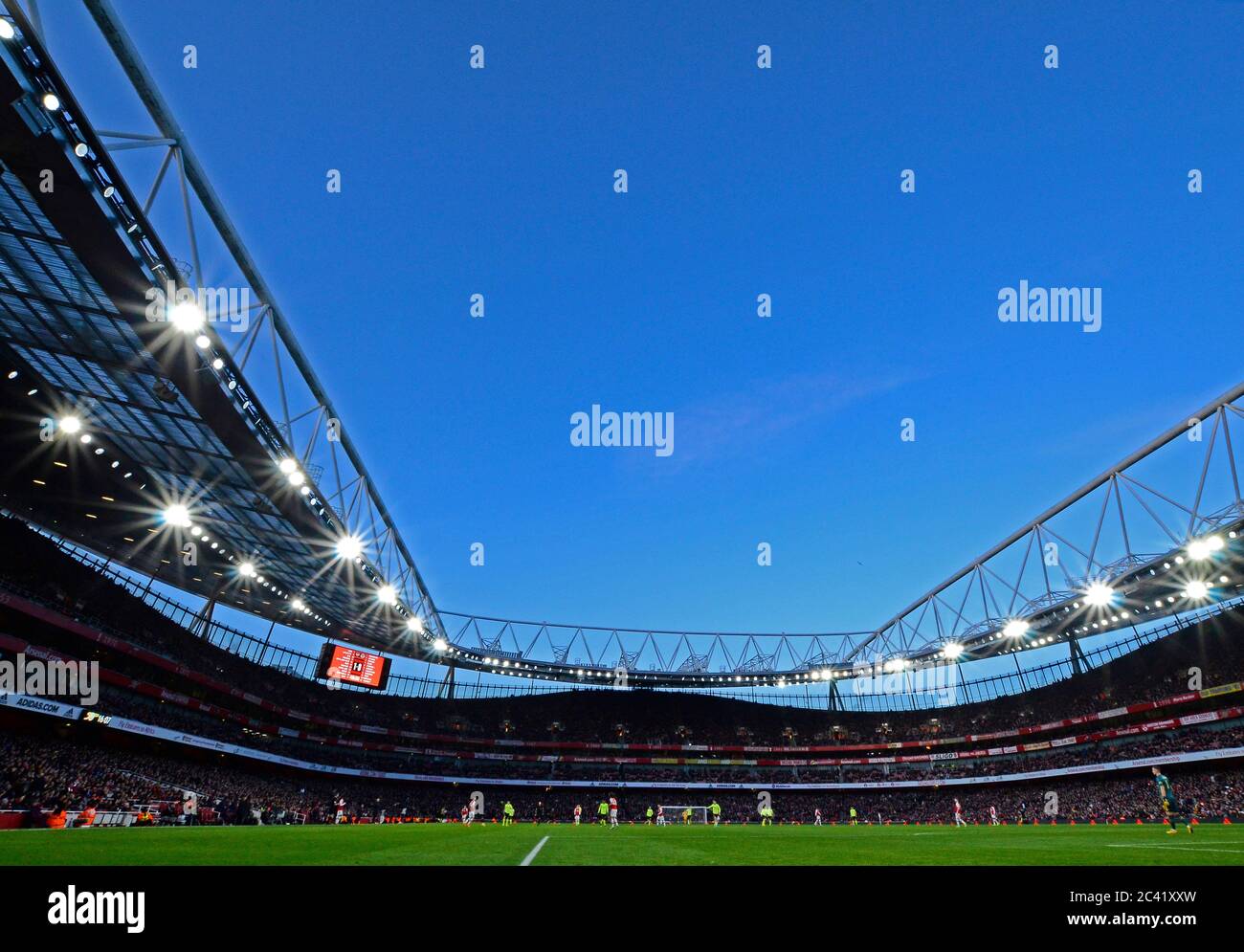 LONDON, ENGLAND - 18. JANUAR 2020: Gesamtansicht des Spielortes, der während des Premier League Spiels 2019/20 zwischen Arsenal FC und Sheffield United FC im Emirates Stadium abgebildet wurde. Stockfoto