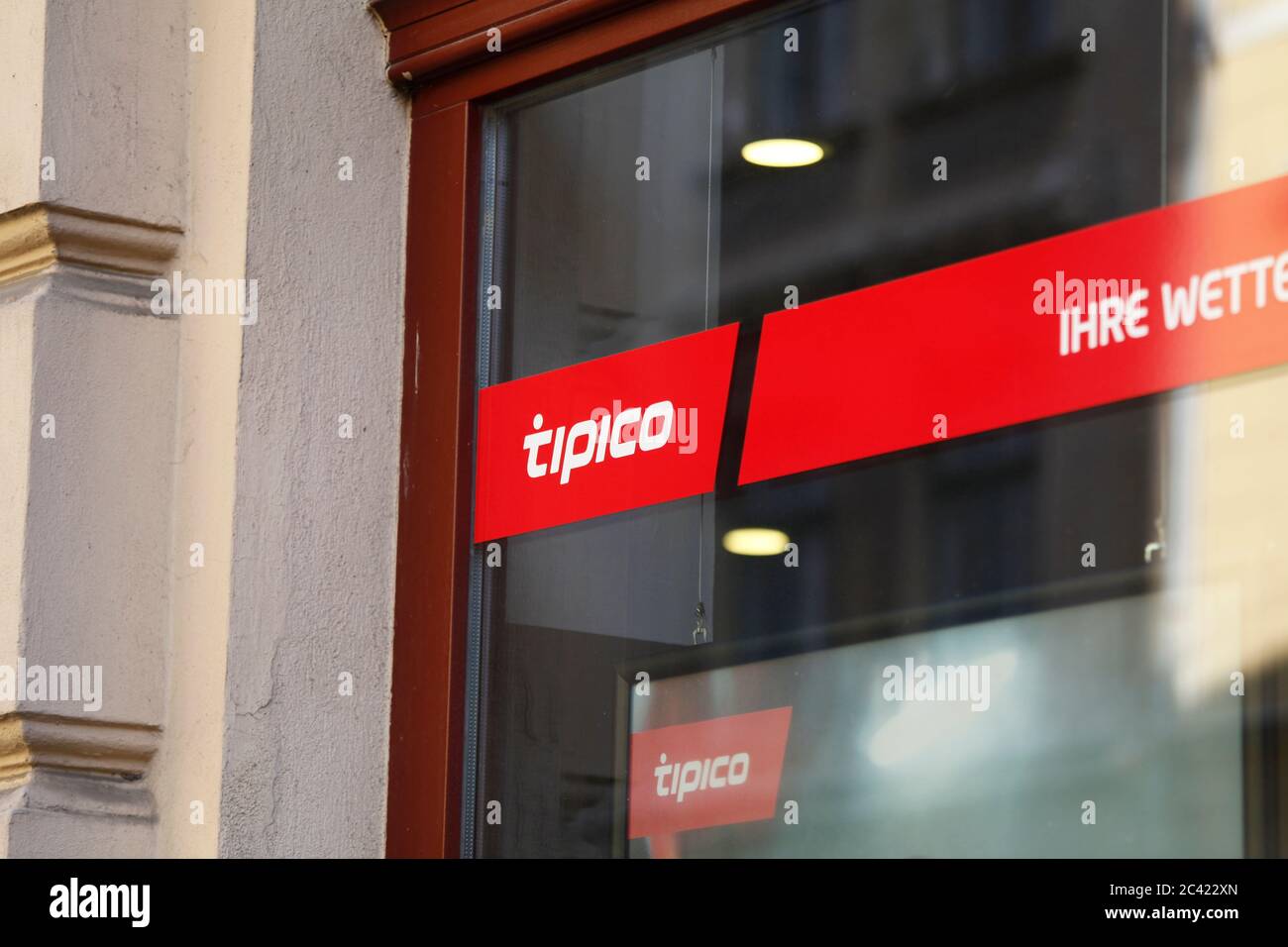 Die Hamburger Innenbehörde hat nach Informationen von NDR und „Süddeutscher Zeitung“ Strafanzeige gegen die Glücksspielanbieter Tipico, Bwin und Bet30 Stockfoto
