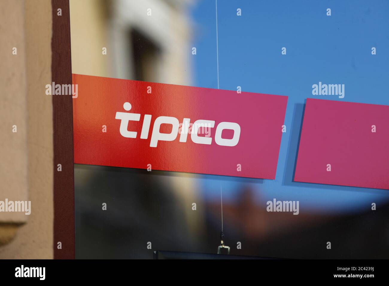 Die Hamburger Innenbehörde hat nach Informationen von NDR und „Süddeutscher Zeitung“ Strafanzeige gegen die Glücksspielanbieter Tipico, Bwin und Bet30 Stockfoto
