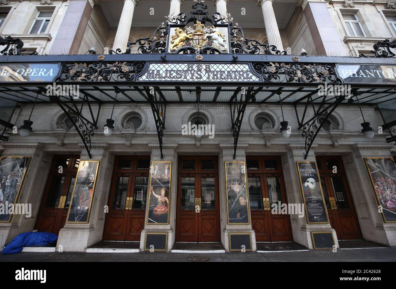Her Majesty's Theatre, London, das zuvor das Phantom der Oper zeigte, wird nach der Ankündigung des Produzenten Cameron Mackintosh, die Produktion werde wegen der anhaltenden Unsicherheit von Lockdown und Coronavirus erst 2021 wieder eröffnet. Stockfoto