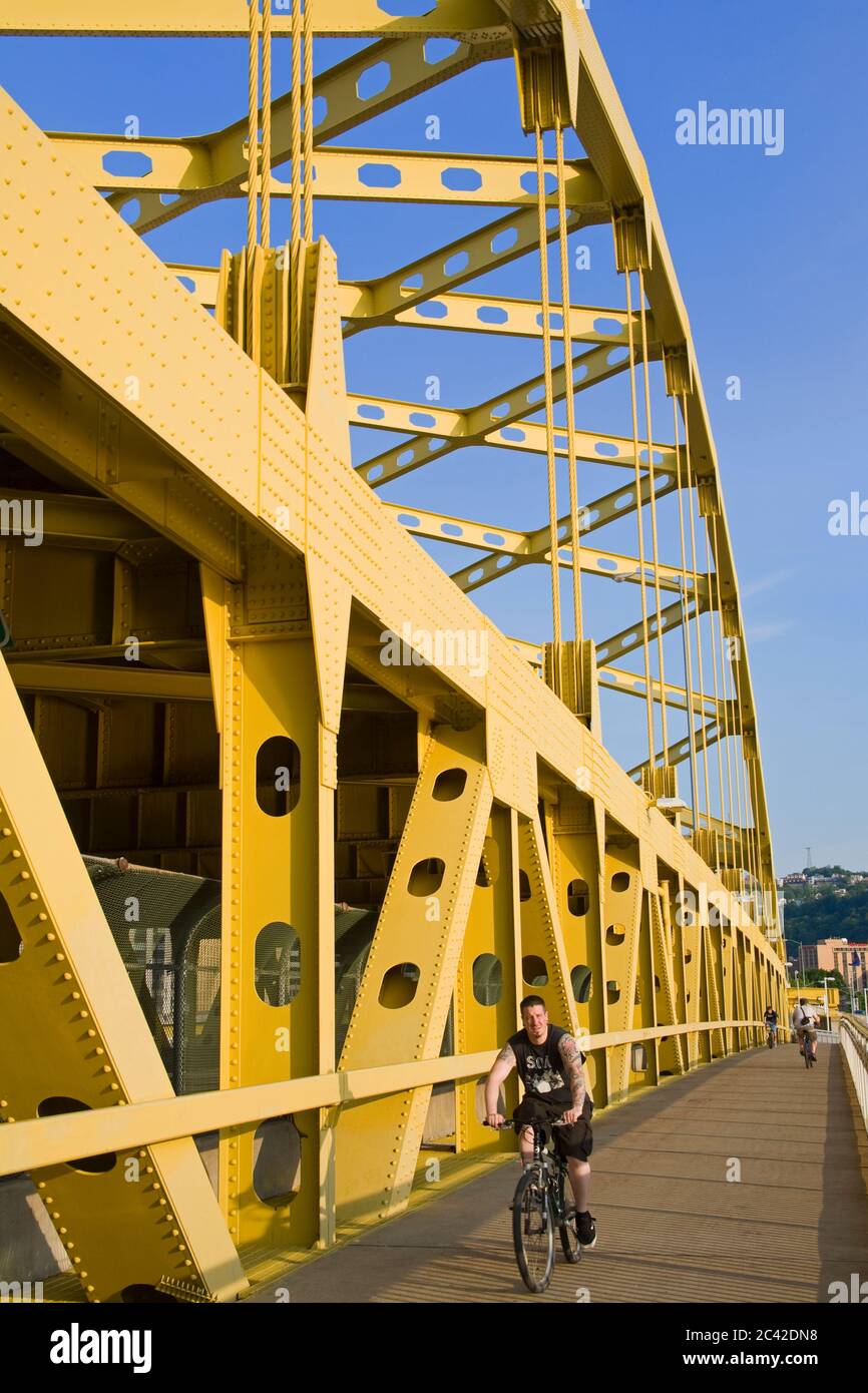 Fort Duquesne Brücke über den Allegheny River, Pittsburgh, Pennsylvania, USA Stockfoto